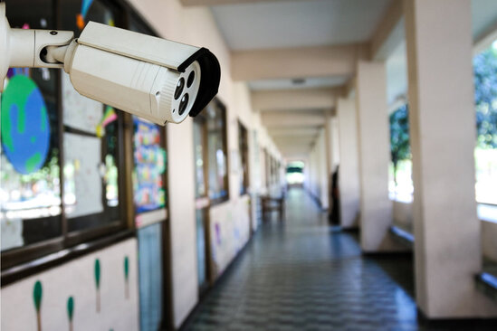 ¿Son legales las cámaras de seguridad en los colegios?